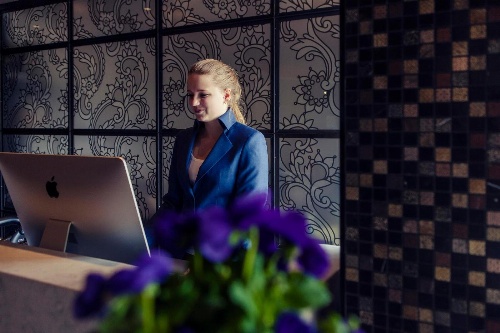 Carlton Square Hotel image 1