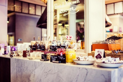 Carlton Square Hotel image 12