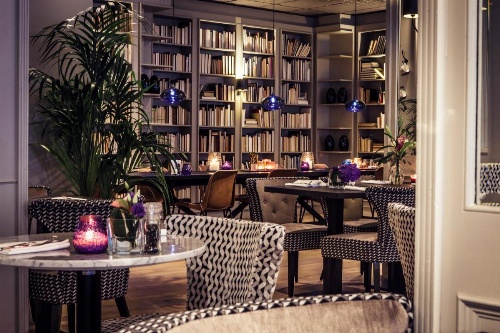 Carlton Square Hotel image 31