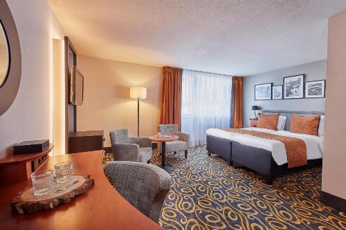 Carlton Square Hotel image 8