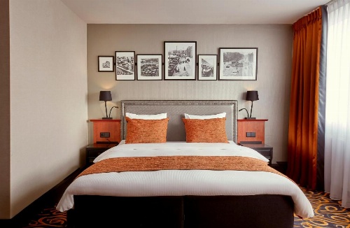 Carlton Square Hotel image 9